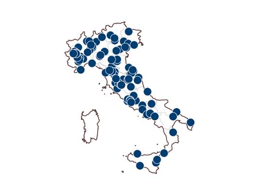 SMARTBOX - Sapori e vino in tavola - Cofanetto regalo - 1 cena con bottiglia o due calici di vino inclusi per 2 persone - 3