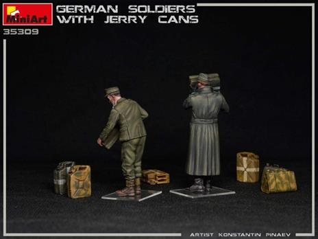 German Soldiers W/Jerry Cans Scala 1/35 (MA35286) - 3