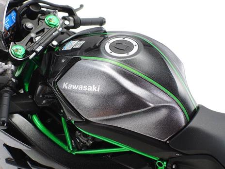 Tamiya Kawasaki Ninja H2 Carbon Kit di montaggio Motocicletta 1:12 - 4