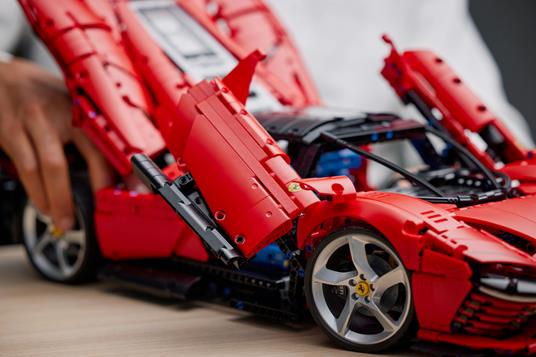 LEGO Technic (42143). Ferrari Daytona SP3 - 6