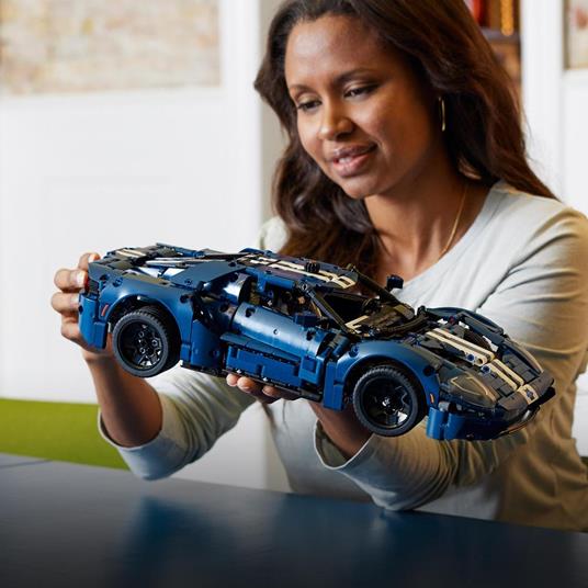 LEGO Technic (42154). Ford GT 2022 - 6