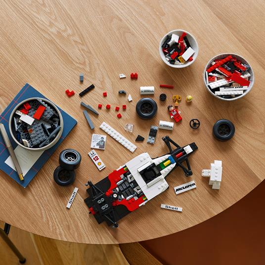LEGO ICONS McLaren MP4/4 e Ayrton Senna - 10