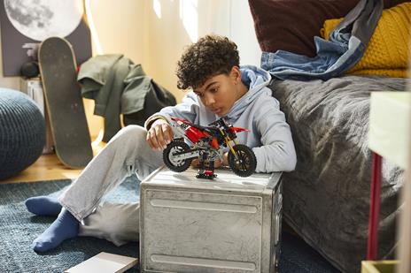 LEGO Technic (42238). Moto Ducati Desmo450 MX Factory - 4